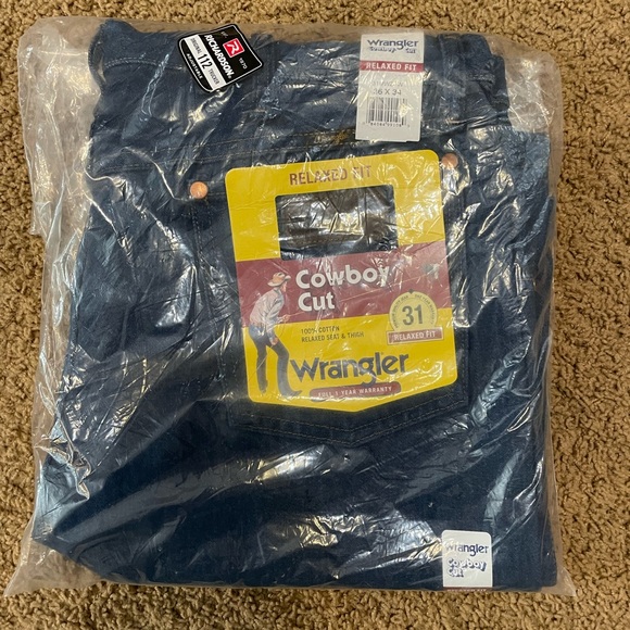 Wrangler Jeans - Picture 2 of 6